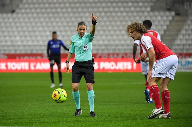 STEPHANIE FRAPPART (ARBITRE) FOOTBALL : Reims vs Nice - Ligue 1 Uber Eats - 06 12 2020 FEP Panoramic 