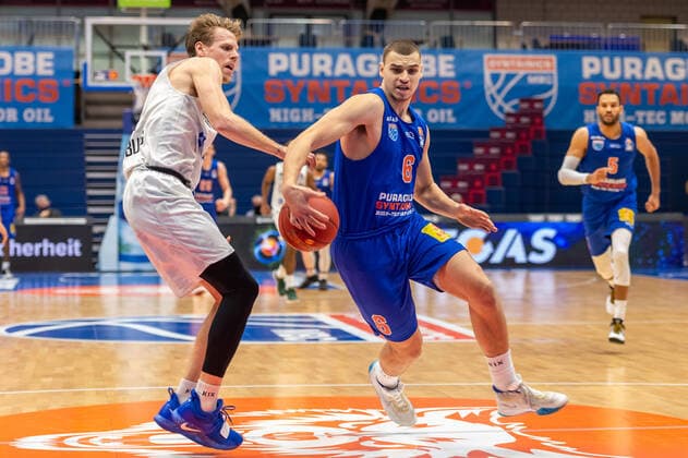 Marko Krstanovic MBC vs Jordan Swing Hamburg Towers Syntainics MBC vs Hamburg TOWERS Punctual Central German Basketball Club, easy Credit BBL, Basketball Bundesliga Weißenfels 06 12 2020 Photo Holger John Weißenfels Saxony Anhalt Germany