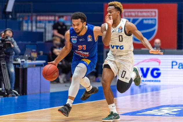 Quinton Hooker MBC vs TJ Shorts Hamburg Towers Syntainics MBC vs Hamburg TOWERS Punctual Central German Basketball Club, easy Credit BBL, Basketball Bundesliga Weißenfels 06 12 2020 Photo Holger John Weißenfels Saxony Anhalt Germany