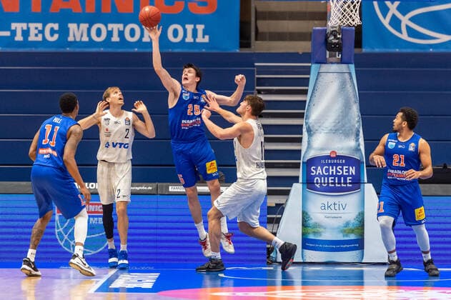 AJ Brodeur MBC Winner at Rebound Syntainics MBC vs Hamburg TOWERS Punctual Central German Basketball Club, easy Credit BBL, Basketball Bundesliga Weißenfels 06 12 2020 Photo Holger John Weißenfels Saxony Anhalt Germany