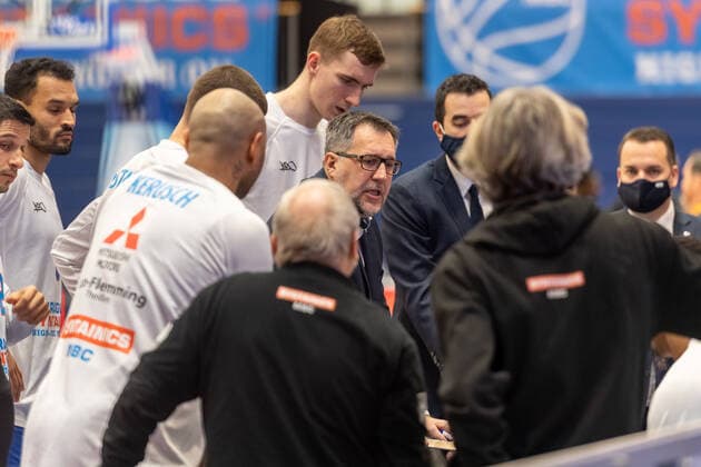 Silvano Poropat Head Coach , MBC with speech in the time-out Syntainics MBC vs Hamburg TOWERS Pünktlich Mitteldeutscher Basketball Club, easy Credit BBL, Basketball Bundesliga Weißenfels 06 12 2020 Photo Holger John Weißenfels Sachsen Anhalt Germany