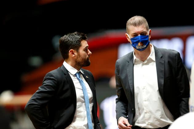 06 12 2020, easyCredit Basketball Bundesliga, BBL, Season 2020 2021, Men, Chemnitz Niners Fraport Skyliners Frankfurt Sebastian Gleim Headcoach , Fraport Skyliner Frankfurt, Klaus Perwas Assistant Coach , Fraport Skyliner Frankfurt Chemnitz Messe Chemnitz Sachsen Germany