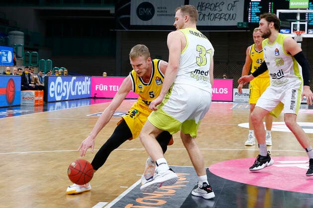 5 Matchday of easyCredit BBL Basketball Bundesliga in the Oberfrankenhalle in Bayreuth Season 2020 2021 Medi Bayreuth against ALBA Berlin Osvaldas Olisevicius Medi Bayreuth 31 right Niels Giffey ALBA Berlin 5 left