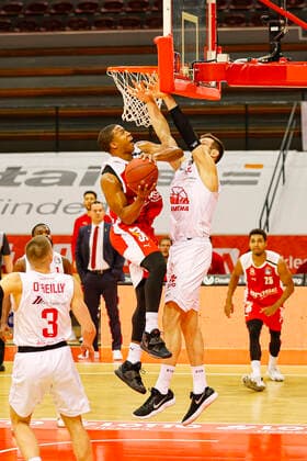 left Devon Hall Brose Bamberg, 22 right 12 Johannes Richter JobStairs Gießen 46ers JobStairs Gießen 46ers Brose Bamberg, easyCredit Basketball Bundesliga, season 2020 2021, 5 matchday, Gießen, Germany, 06 12 2020, Any use of the photo is subject to a fee according to the currently valid MFM list plus VAT Copyright notice is expressly required according to paragraph 13 UrhG (German Copyright Act) Voucher copy required When using the photo outside journalistic purposes please consult the photographer for advertising For any usage other than editorial purposes please contact the author Copyright: DanielxLöb