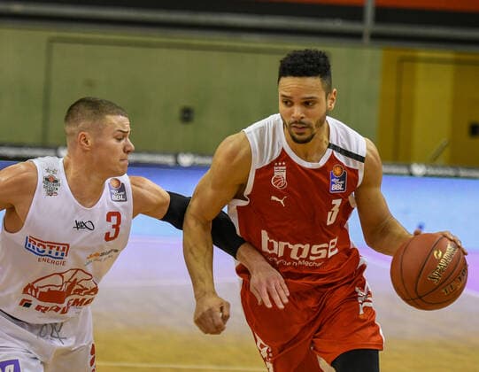 5 Matchday, Basketball Bundesliga, Basketball Season 2020 2021, Germany, easyCredit BBL, Germany, Giessen 46ers, giessen white, men, Jobstairs GIESSEN 46ers Brose Bamberg, men, Bamberg red