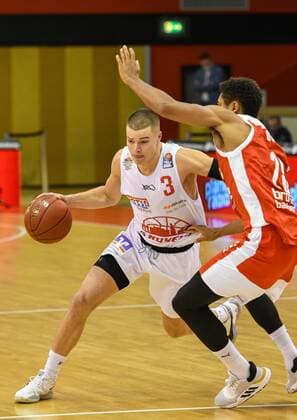 Liam OÂ Reilly, Chase Fieler 5 Matchday, Basketball Bundesliga, Basketball Season 2020 2021, Germany, easyCredit BBL, Germany, Giessen 46ers, giessen white, men, Jobstairs GIESSEN 46ers Brose Bamberg, men, Bamberg red