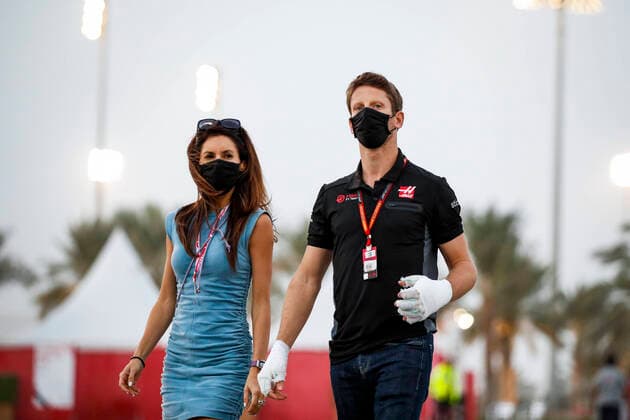 GROSJEAN Romain (fra), Haas F1 Team VF-20 Ferrari, arriving for the last time in the paddock with his wife Marion Jolles Grosjean during the Formula 1 Rolex Sakhir Grand Prix 2020, from December 4 to 6, 2020 on the Bahrain International Circuit, in Sakhir, Bahrain FORMULE 1 : Grand Prix de Sakhir - 06 12 20202 DPPI PANORAMIC  00120035__GDE0080
