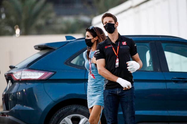 GROSJEAN Romain (fra), Haas F1 Team VF-20 Ferrari, arriving for the last time in the paddock with his wife Marion Jolles Grosjean during the Formula 1 Rolex Sakhir Grand Prix 2020, from December 4 to 6, 2020 on the Bahrain International Circuit, in Sakhir, Bahrain FORMULE 1 : Grand Prix de Sakhir - 06 12 20202 DPPI PANORAMIC  00120035__GDE0061