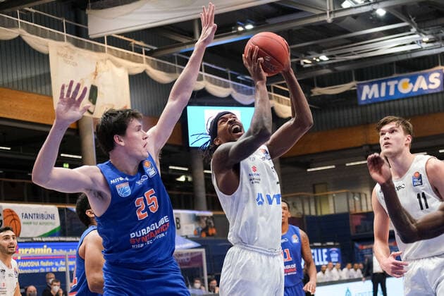 Basketball, Men, BBL, 5 Matchday, 06 12 2020, SYNTAINICS MBC Hamburg Towers, from l AJ Brodeur MBC, 25 , Terry Allen Hamburg, 25 , Maik Kotsar Hamburg, 11 GER, BBL, Basketball, Men, SYNTAINICS MBC Hamburg Towers, 06 12 2020, Weissenfels Copyright: xSchulz Eibner-Pressefotox ep_esz