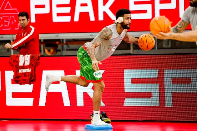 D J Kennedy Pinar Karsiyaka, 17 JobStairs Gießen 46ers Brose Bamberg, easyCredit Basketball Bundesliga, season 2020 2021, 5 matchday, Gießen, Germany, 06 12 2020, Photo Daniel Löb Loeb Every use of the photo is liable to pay a fee according to the currently valid MFM list plus VAT Copyright notice is explicitly required according to paragraph 13 UrhG (German copyright law) Voucher copy required When using the photo outside journalistic purposes please consult the photographer for advertising DanielxLöb