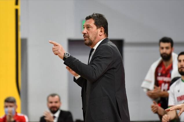 BAMBERG 08 12 2020 Basketball Champions League 3 Matchday Brose Bamberg vs Pinar Karsiyaka Izmir Ufuk Sarica Headcoach Pinar Karsiyaka Photo Hans Martin Issler isslerimages Brose Bamberg vs Pinar Karsiyaka