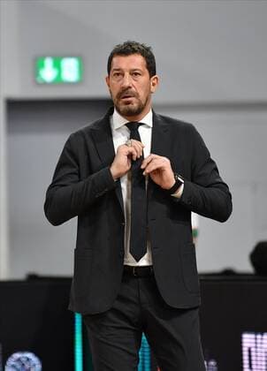 BAMBERG 08 12 2020 Basketball Champions League 3 Matchday Brose Bamberg vs Pinar Karsiyaka Izmir Ufuk Sarica Headcoach Pinar Karsiyaka Photo Hans Martin Issler isslerimages Brose Bamberg vs Pinar Karsiyaka