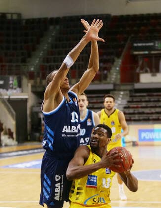 Ludwigsburg , Basketball easyCredit BBL Bundesliga , MHP GIANTS Ludwigsburg vs Alba Berlin , from left Louis Olinde Alba Yorman Polas Bartolo Giants