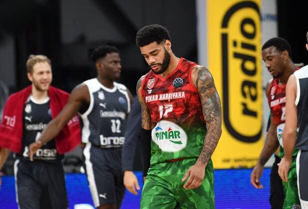 BAMBERG 08 12 2020 Basketball Champions League 3 Matchday Brose Bamberg vs Pinar Karsiyaka Izmir D J KENNEDY 17, Pinar Karsiyaka disappointed after the narrow 83 82 defeat against Bamberg Photo Hans Martin Issler isslerimages Brose Bamberg vs Pinar Karsiyaka