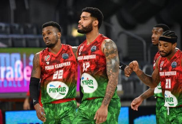 BAMBERG 08 12 2020 Basketball Champions League 3 Matchday Brose Bamberg vs Pinar Karsiyaka Izmir Sek HENRY 22, Pinar Karsiyaka , D J KENNEDY 17, Pinar Karsiyaka and Tony TAYLOR 21, Pinar Karsiyaka disappointed after the narrow 83 82 defeat against Bamberg Photo Hans Martin Issler isslerimages Brose Bamberg vs Pinar Karsiyaka