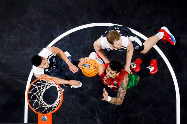 Middle Mahir Agva Pinar Karsiyaka, 07 Basketball Champions League 2020 21, Group stage Matchday 3, Brose Bamberg Pinar Karsiyaka 08 12 2020, Bamberg, Brose Arena photo Any use of the photo is subject to a fee according to the currently valid MFM list plus VAT. UrhG expressly requires a specimen copy If the photo is to be used for purposes other than journalism, please consult the photographer For any usage other than editorial purposes please contact the author Copyright: DanielxLöb