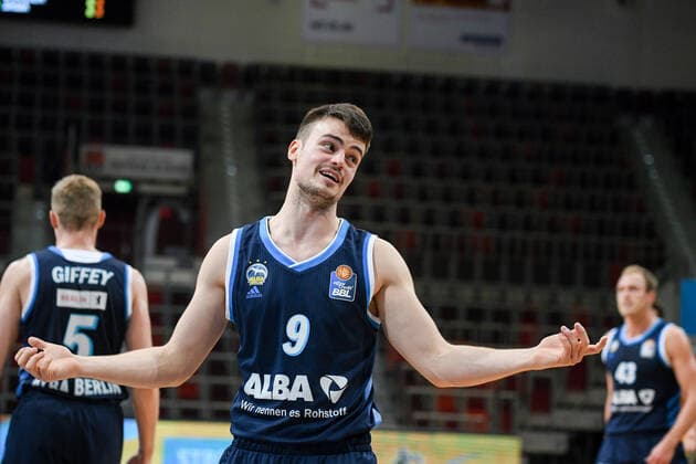 Jonas Mattisseck ALBA Berlin discusses with the referee, GER, MHP Riesen Ludwigsburg vs ALBA Berlin, 08 12 2020, 6 matchday easycredit Basketball Bundesliga, season 2020 2021 GER, MHP Riesen Ludwigsburg vs ALBA Berlin, 08 12 2020, 6 matchday easycredit Basketball Bundesliga, season 2020 2021 Ludwigsburg Copyright: xEibnerxPressefoto MichaelxMemmlerx EP_MMR