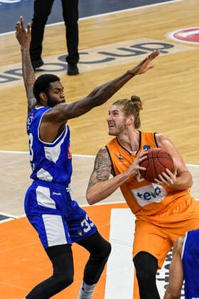GER, EuroCup, ratiopharm ulm vs Buducnost VOLI Podgorica 08 12 2020, ratiopharm arena, New Ulm, GER, EuroCup, ratiopharm ulm vs Buducnost VOLI Podgorica, in the picture Willie Reed Podgorica, 33 , Dylan Osetkowski Ulm, 21 nordphotoxHafner nph00200