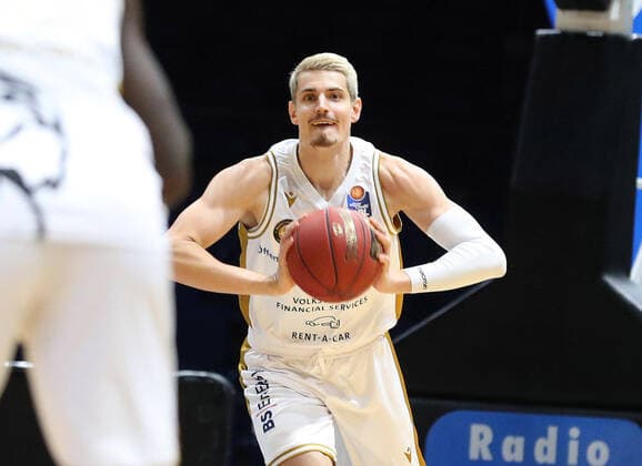 Löwen Braunschweig vs Giessen, BBL Braunschweig, 08 12 2020, BASKETBALL easyCredit BBL Basketball Bundesliga, Löwen Braunschweig vs JobStairs Giessen 46ers, season 2020 21 Lukas Wank Löwen Braunschweig Braunschweig