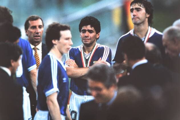 Archivbilder der Woche SPORT KW50 Diego Maradona (ARG), JULY 8, 1990 - Football Soccer : Diego Maradona of Argentina looks dejected after the 1990 FIFA World Cup, WM, Weltmeisterschaft, Fussball final match between West Germany 1-0 Argentina at Stadio Olimpico in Rome, Italy. Noxthirdxpartyxsales  (149587226)