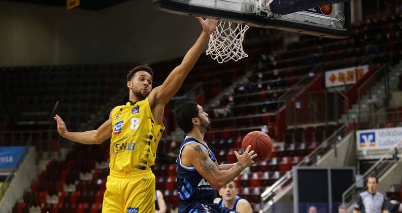 Ludwigsburg , Basketball easyCredit BBL Bundesliga , MHP GIANTS Ludwigsburg vs Alba Berlin , from left Elias Harris Riesen Peyton Siva Alba