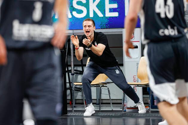 Performance Coach Domenik Theodorou Brose Bamberg Basketball Champions League 2020 21, group phase matchday 3, Brose Bamberg Pinar Karsiyaka 08 12 2020, Bamberg, Brose Arena photo Daniel Löb Loeb Any use of the photo is subject to a fee according to the currently valid MFM list plus VAT. UrhG expressly requires a specimen copy If the photo is to be used for purposes other than journalism, please consult the photographer For any usage other than editorial purposes please contact the author Copyright: DanielxLöb
