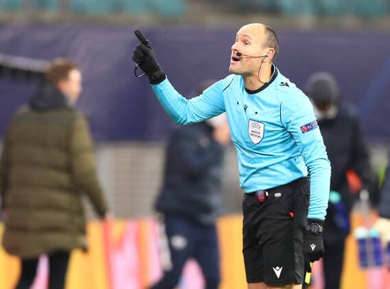 RB Leipzig Manchester Utd 08 12 2020 Leipzig, 08 12 2020, Red Bull Arena, Champions League, Group H, 6 Matchday , RB Leipzig vs Manchester United 3 2 2 0 , In the picture referee Antonio Mateu Lahoz ESP ,