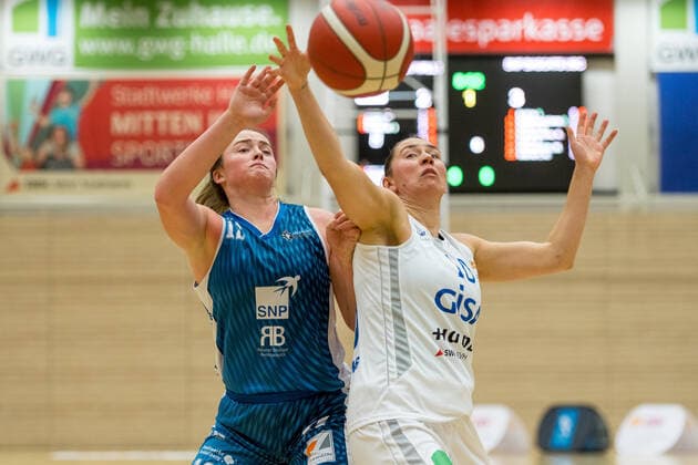 Barbora Kasparkowa 10, GISA Lions SV Halle against Madison Nelson Heidelberg GISA Lions SV Halle vs SNP BasCats USC Heidelberg Basketball 1 Bundesliga ERDGAS Sportarena Halle Saale 09 12 2020 Photo Holger John Sachsen Anhalt Germany