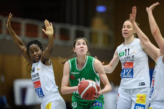 Flippo Baskets BG 74 Göttingen Rutronik Stars Keltern Basketball DBBL Cup, Round of 16, Flippo Baskets BG 74 Göttingen Rutronik Stars Keltern, Season 2020 21, 09 12 2020, Göttingen Göttingens Vasiliki Karambatsa M plays against Keltern Emmanuella Mayombo l and Keltern Mailis Pokk Göttingen Lower Saxony Germany