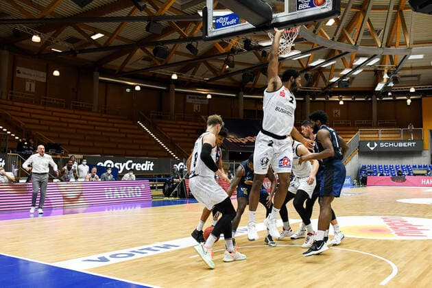 Terrell Harris Niners Chemnitz am Korb, GER, HAKRO Merlins Crailsheim vs Niners Chemnitz, 09 12 2020, 1 matchday easycredit Basketball Bundesliga, season 2020 2021 GER, HAKRO Merlins Crailsheim vs Niners Chemnitz, 09 12 2020, 1 matchday easycredit Basketball Bundesliga, season 2020 2021 Crailsheim Copyright: xEibnerxPressefoto MichaelxMemmlerx EP_MMR