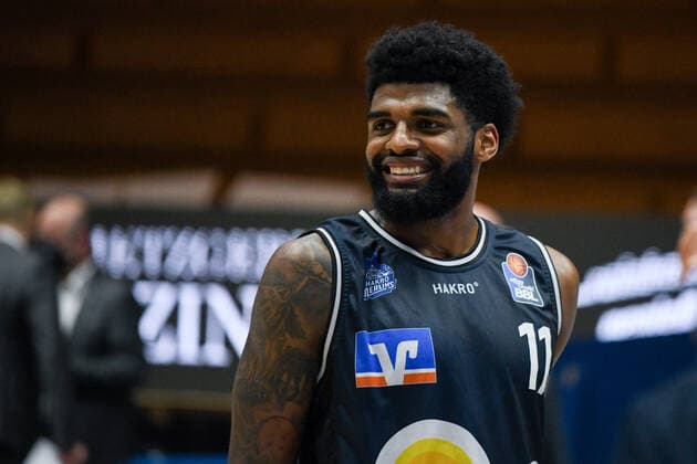 Tim Coleman HAKRO Merlins Crailsheim is happy about the victory, GER, HAKRO Merlins Crailsheim vs. Niners Chemnitz, 09 12 2020, 1 matchday easycredit Basketball Bundesliga, season 2020 2021 GER, HAKRO Merlins Crailsheim vs. Niners Chemnitz, 09 12 2020, 1 matchday easycredit Basketball Bundesliga, season 2020 2021 Crailsheim Copyright: xEibnerxPressefoto MichaelxMemmlerx EP_MMR