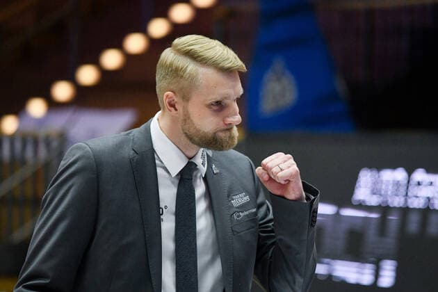 Coach Tuomas Iisalo HAKRO Merlins Crailsheim celebrates the victory, GER, HAKRO Merlins Crailsheim vs. Niners Chemnitz, 09 12 2020, 1 matchday easycredit Basketball Bundesliga, season 2020 2021 GER, HAKRO Merlins Crailsheim vs. Niners Chemnitz, 09 12 2020, 1 matchday easycredit Basketball Bundesliga, season 2020 2021 Crailsheim Copyright: xEibnerxPressefoto MichaelxMemmlerx EP_MMR
