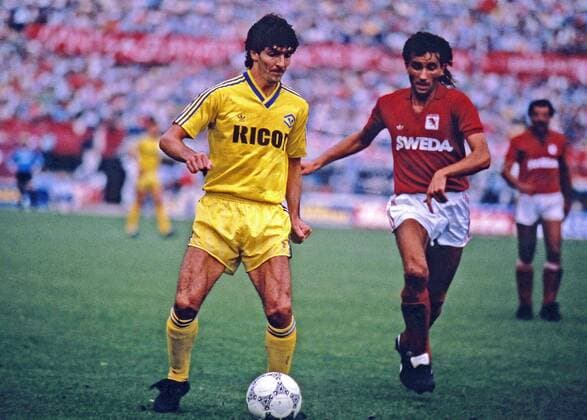 IPP19821001 Football - soccer: Serie A, FC Turin - Hellas Verona, paolo rossi marcato da Paolo Beruatto (Verwendung nur in Deutschland - GERMANY ONLY) *** IPP19821001 Football soccer Serie A, FC Turin Hellas Verona, paolo rossi marcato da Paolo Beruatto Use only in Germany GERMANY ONLY 