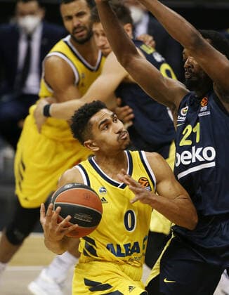Maodo Lo, Dyshawn Pierre action game scene duel sport basketball EuroLeague men season 2020 2021 10 12 2020 ALBA Berlin vs Fenerbahce Istanbul