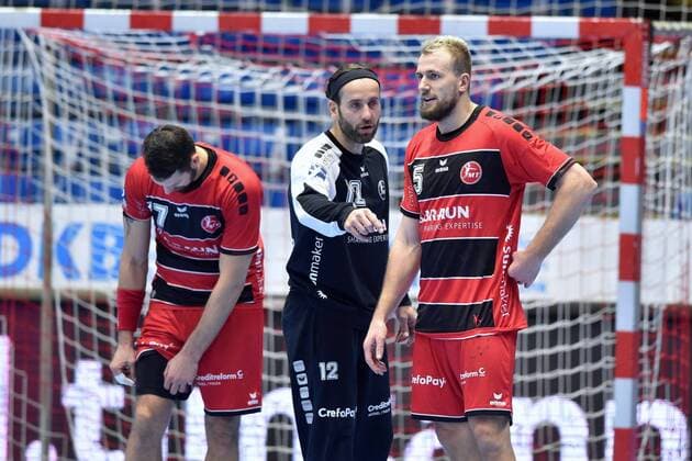 disappointed, frustrated, emotion Felix Danner MT Melsungen , Silvio Heinevetter Goalkeeper MT Melsungen and Julius Kuehn MT Melsungen L R , GER, MT Melsungen HSC 2000 Coburg, Handball, 1 Bundesliga Men, 10 12 2020, GER, MT Melsungen HSC 2000 Coburg, Handball, 1 League Men, 10 12 2020 Kassel Copyright: xSippel xEibner-Pressefotox EP_rsl