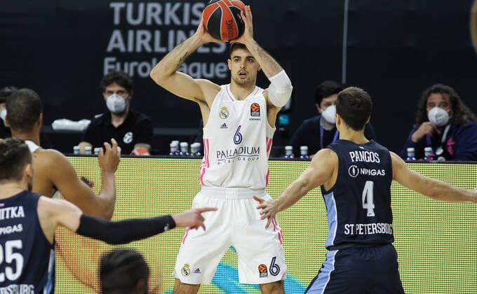 December 10, 2020, Madrid, MADRID, SPAIN: Alberto Abalde of Real Madrid in action during Euroligue basketball match played between Real Madrid and Zenit San Petersburgo at Wizink Center on December 10, 2020 in Madrid, Spain. Madrid SPAIN - ZUMAa181 20201210_zaa_a181_013 Copyright: xIrinaxR.xHipolitox