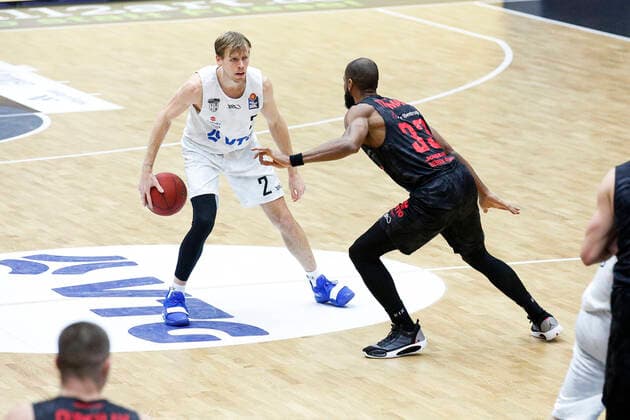 BBL easyCredit Basketball Bundesliga Season 2020 2021 2 matchday on Thursday, 10 December 2020 at the edel optics de Arena in Hamburg Hamburg Towers Jobstairs Giessen 46ers v l Jordan Swing Towers , Brandon Thomas Giessen Hamburg Towers Jobstairs Giessen 46ers