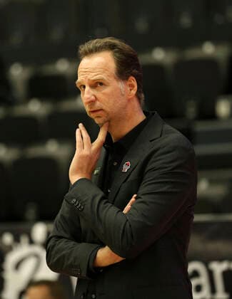 skeptical look at coach Ingo Freyer Giessen Basketball Men BBL on Do 10 12 2020 Hamburg Towers Giessen 46 ers