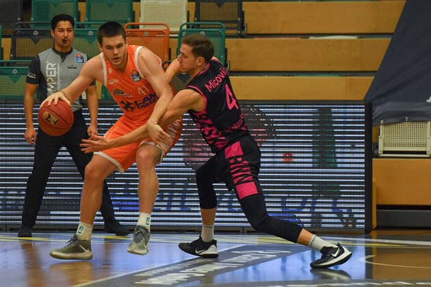 GER, Basketball, RASTA Vechta vs Telekom Baskets Bonn 11 12 2020, RASTA Dome, Vechta, GER, easy Credit BBL, RASTA Vechta vs Telekom Baskets Bonn, in the picture Will VORHEES Rasta Vechta 41 Strahinja MICOVIC Telekom Baskets Bonn 4 nordphotoxRojahn nph00310