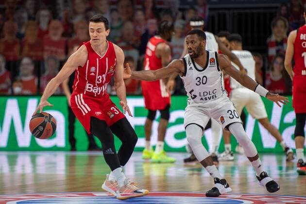 Zan Mark Sisko 31 FC Bayern , Norris Cole 30 Asvel Lyon Villeurbanne , FC Bayern Basketball vs Asvel Villeurbanne, Basketball, Euroleague, 11 12 2020 Munich Bayern Germany Copyright: xkolbert-press UlrichxGamelx