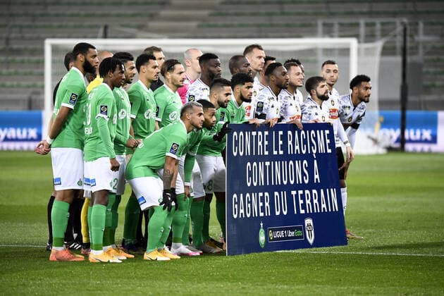 FAIR PLAY - PANCARTE - CAMPAGNE CONTRE LE RACISME - EQUIPE DE FOOTBALL DE SAINT ETIENNE - EQUIPE DE FOOTBALL D ANGERS FOOTBALL : Saint Etienne vs Angers - Ligue 1 Uber Eats - 11 12 2020 FEP Panoramic 