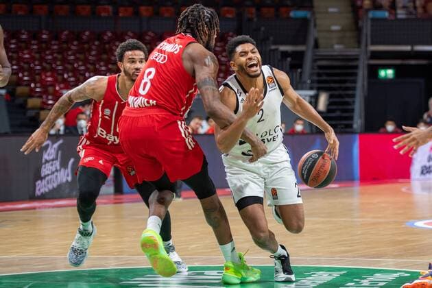 Jalen Reynolds 8 FC Bayern , Allerik Freeman 2 Asvel Lyon Villeurbanne , FC Bayern Basketball vs Asvel Villeurbanne, Basketball, Euroleague, 11 12 2020 Munich Bayern Germany Copyright: xkolbert-press UlrichxGamelx