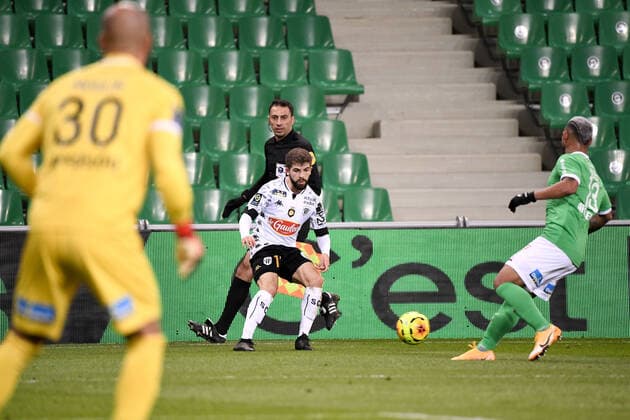 11 JIMMY CABOT (SCO) FOOTBALL : Saint Etienne vs Angers - Ligue 1 Uber Eats - 11 12 2020 FEP Panoramic 