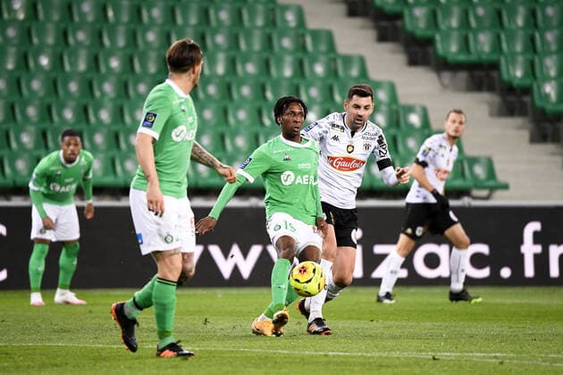 19 YVAN NEYOU NOUPA (ASSE) - 05 THOMAS MANGANI (SCO) FOOTBALL : Saint Etienne vs Angers - Ligue 1 Uber Eats - 11 12 2020 FEP Panoramic 