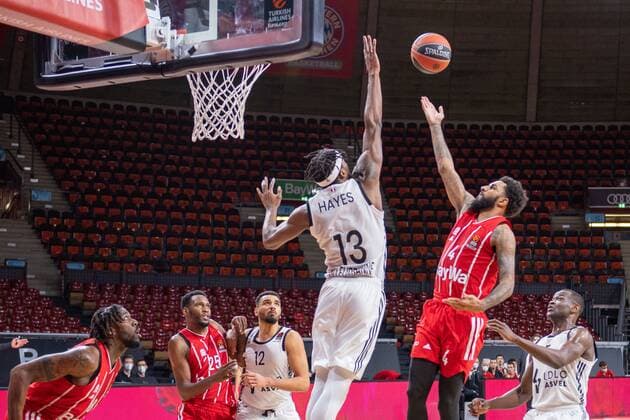 Kevarrius Hayes 13 Asvel Lyon Villeurbanne , D Seeley 4 FC Bayern , FC Bayern Basketball vs Asvel Villeurbanne, Basketball, Euroleague, 11 12 2020 Munich Bayern Germany Copyright: xkolbert-press UlrichxGamelx