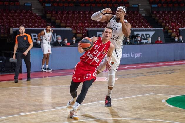 Zan Mark Sisko 31 FC Bayern , Guerschon Yabusele 28 Asvel Lyon Villeurbanne , FC Bayern Basketball vs Asvel Villeurbanne, Basketball, Euroleague, 11 12 2020 Munich Bayern Germany Copyright: xkolbert-press UlrichxGamelx