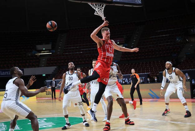 11 12 2020, EuroLeague, FC Bayern Basketball vs Villeurbanne, Audi Dome, pictured Charles Kahudi Villeurbanne ,, Norris Cole Villeurbanne , Leon Radosevic FCB Basketball , Moustapha Fall Villeurbanne and Guerschon Yabusele Villeurbanne