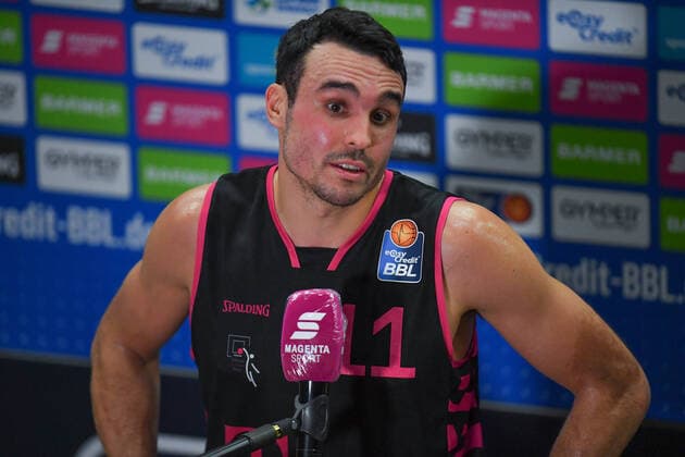 GER, Basketball, RASTA Vechta vs. Telekom Baskets Bonn 11 12 2020, RASTA Dome, Vechta, GER, easy Credit BBL, RASTA Vechta vs. Telekom Baskets Bonn, in picture With Magenta Sport Anthony DILEO Telekom Baskets Bonn 11 nordphotoxRojahn nph00310