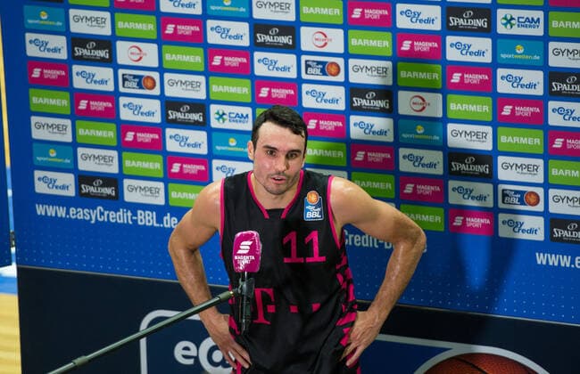 GER, Basketball, RASTA Vechta vs. Telekom Baskets Bonn 11 12 2020, RASTA Dome, Vechta, GER, easy Credit BBL, RASTA Vechta vs. Telekom Baskets Bonn, in picture With Magenta Sport Anthony DILEO Telekom Baskets Bonn 11 nordphotoxRojahn nph00310