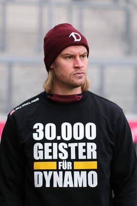 Bilder des Jahres 2020, Sport 12 Dezember Sport Themen der Woche KW50 Hallescher FC - SG Dynamo Dresden, Fussball, 3. Liga, 2020 2021, 15. Spieltag, 12.12.2020, Sebastian Mai (Dresden, 26) im Interview vor dem Spiel. DFL REGULATIONS PROHIBIT ANY USE OF PHOTOGRAPHS AS IMAGE SEQUENCES AND OR QUASI-VIDEO, Hallescher FC - SG Dynamo Dresden, 3. Liga, 2020 2021, 15. Spieltag, 12.12.2020, Halle *** Hallescher FC SG Dynamo Dresden, Football, 3 League, 2020 2021, 15 Matchday, 12 12 2020, Sebastian Mai Dresden, 26 in interview before the match DFL REGULATIONS PROHIBIT ANY USE OF PHOTOGRAPHS AS IMAGE SEQUENCES AND OR QUASI VIDEO, Hallescher FC SG Dynamo Dresden, 3 League, 2020 2021, 15 Matchday, 12 12 2020, Halle Copyright: xSchulz Eibner-Pressefotox ep_eer